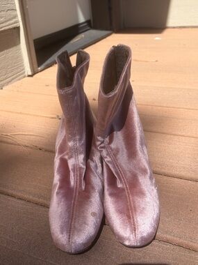 Free People Cecile Velvet Ankle Heel Boots in Rose Pink Size 38/ US Womens 8